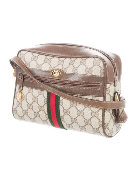 shoulder crossbody gucci purse.